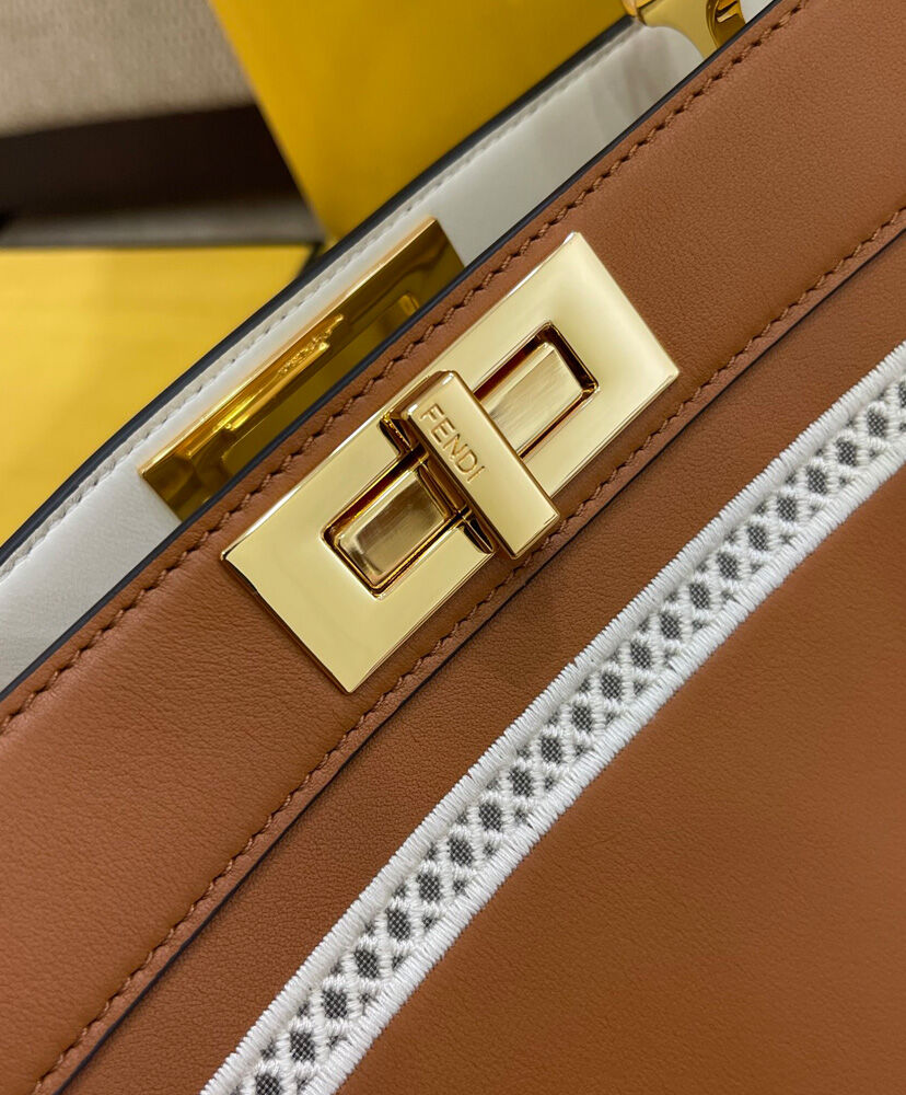 Fendi Peekaboo Iseeu Medium Handbag 8BN321 Coffee